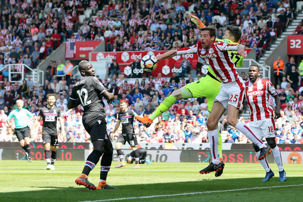 似乎领先于 似乎领先于